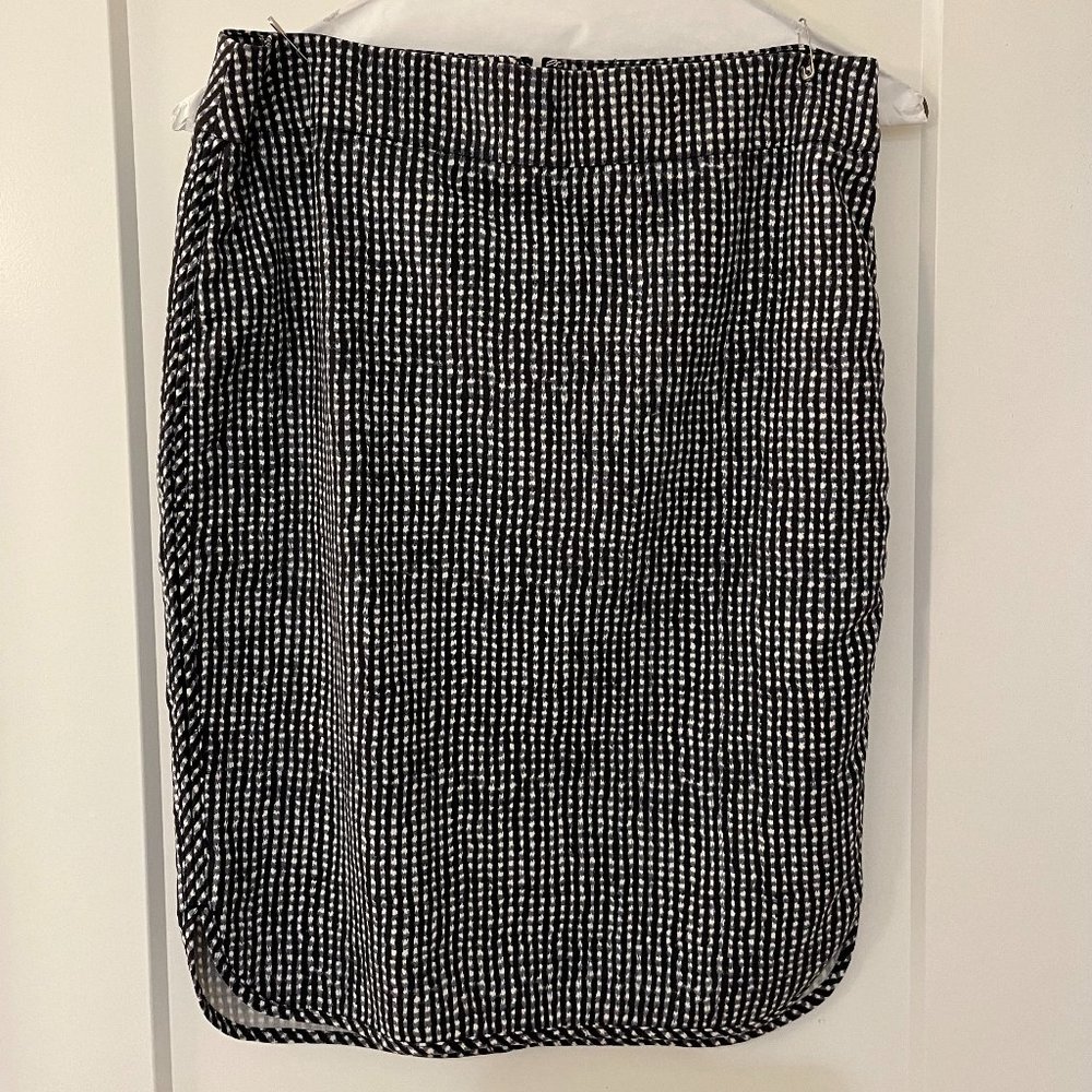 LOFT Cotton Skirt Size 6, Navy & White